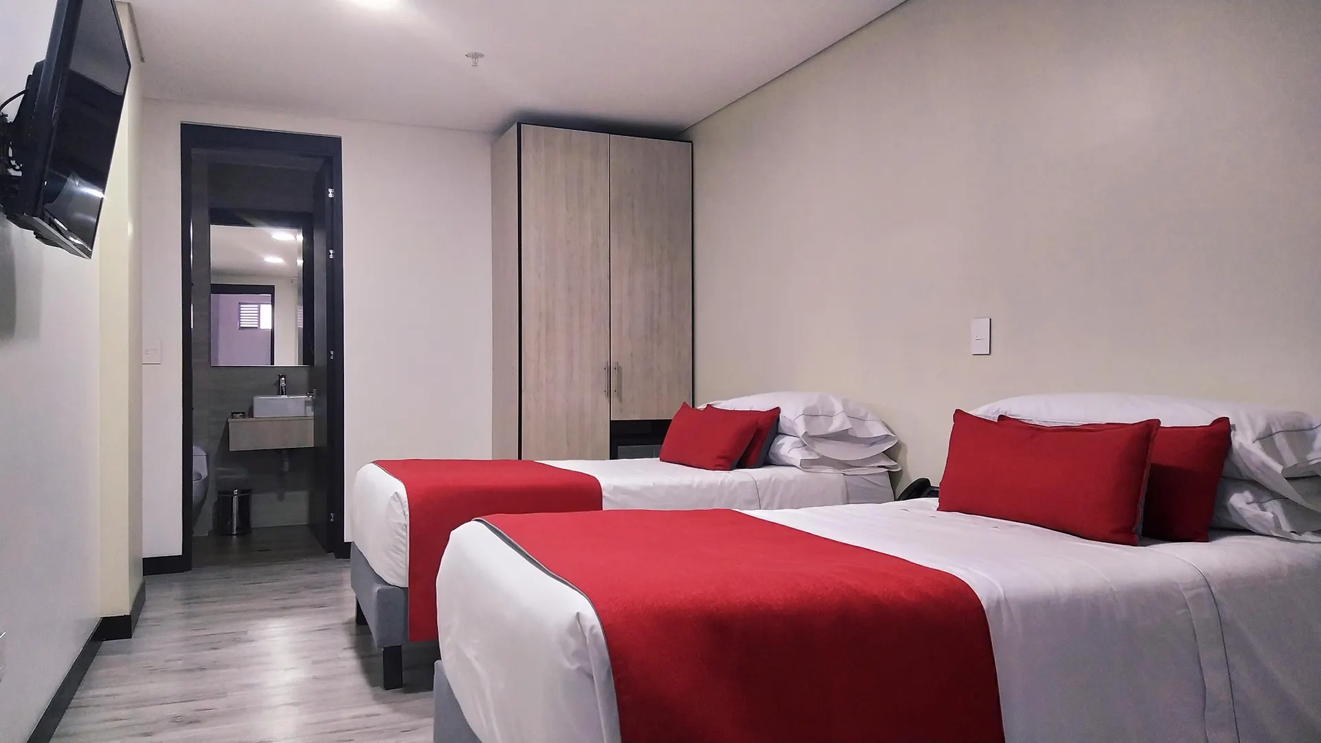 Hotel Wlh Silver Corferias Bogota