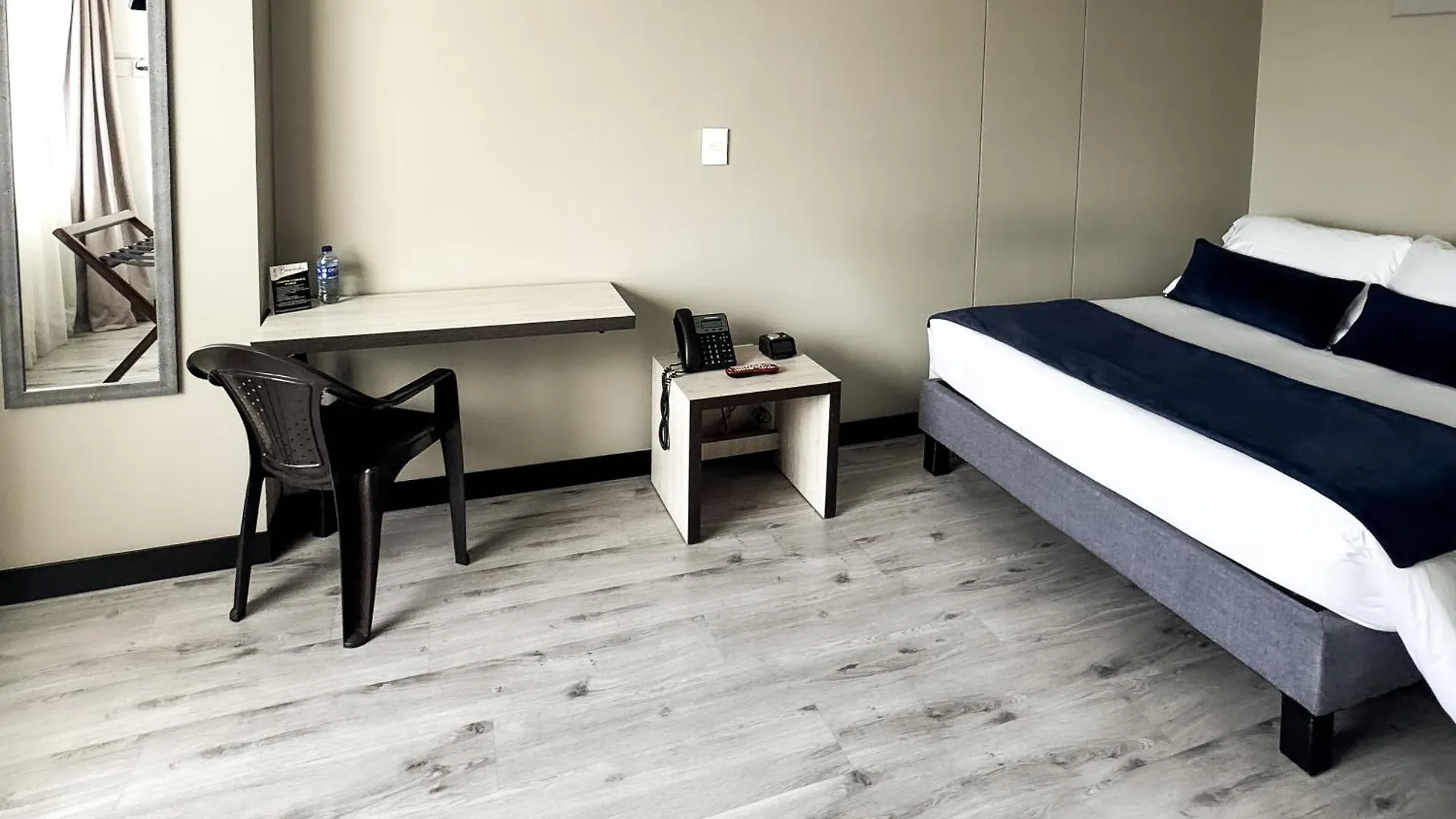 Hotel Wlh Silver Corferias Bogota