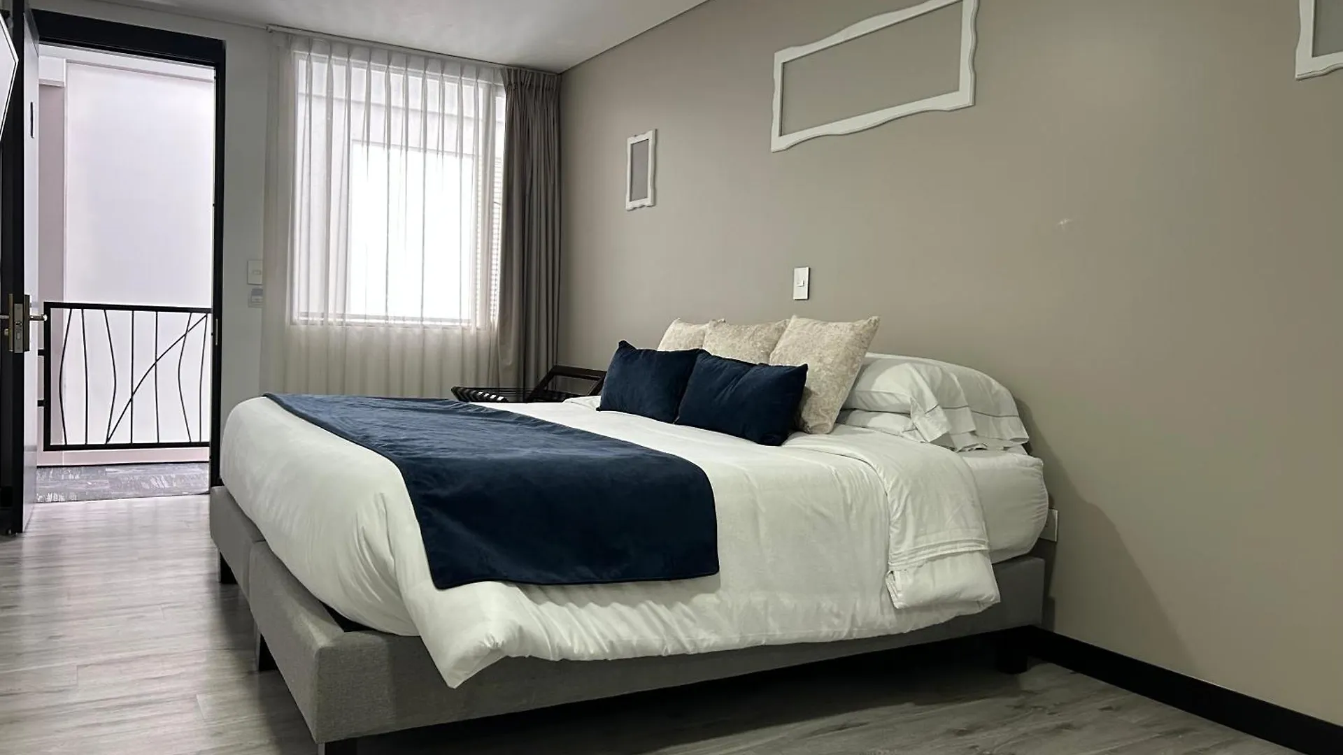 Hotel Wlh Silver Corferias Bogotá