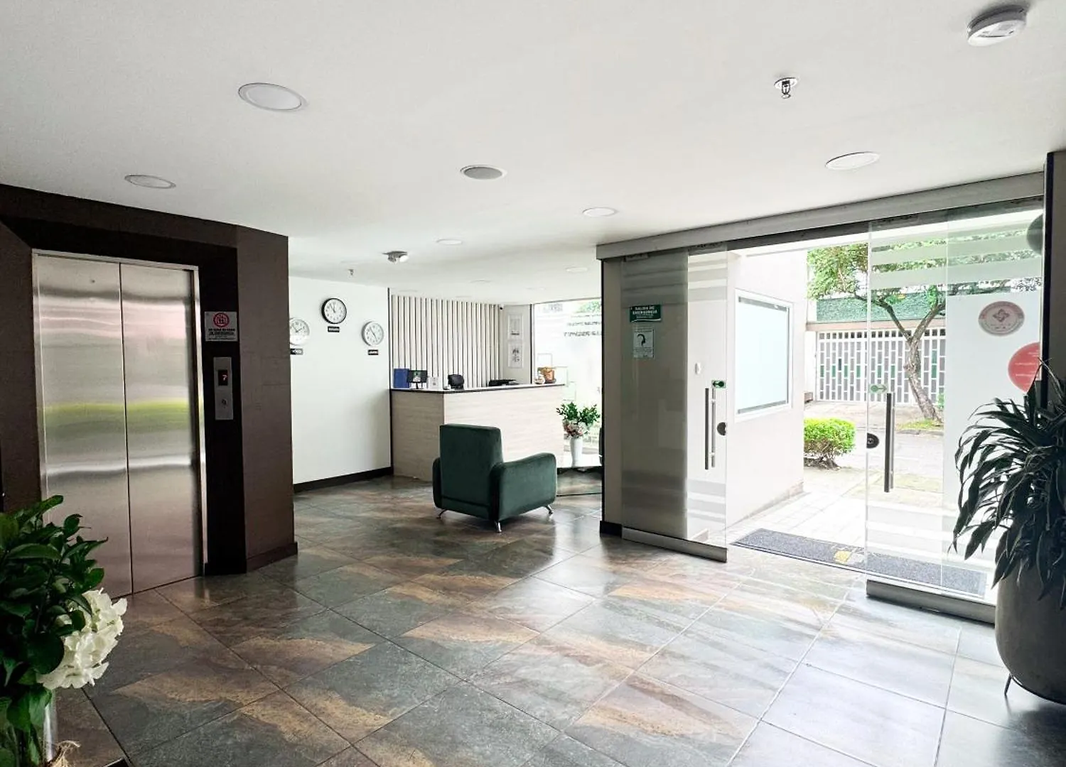 ***  Hotel Wlh Silver Corferias ボゴタ コロンビア