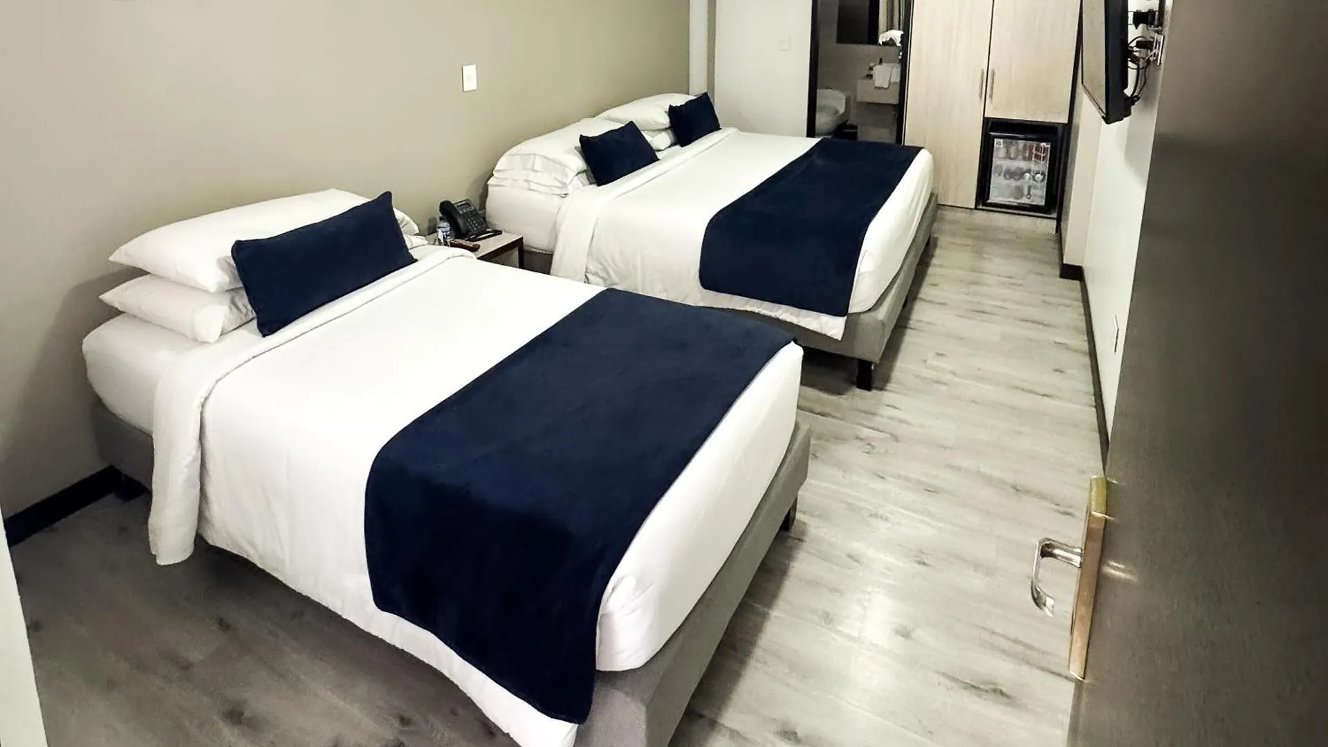 Hotel Wlh Silver Corferias Bogotá 3*,
